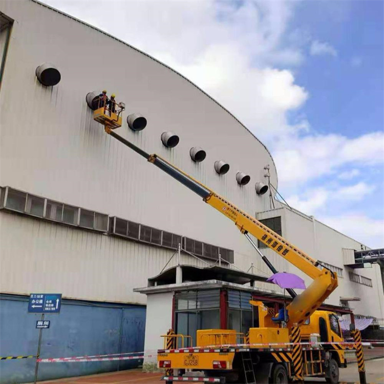 岚山高空作业车出租服务：专业广告牌安装解决方案